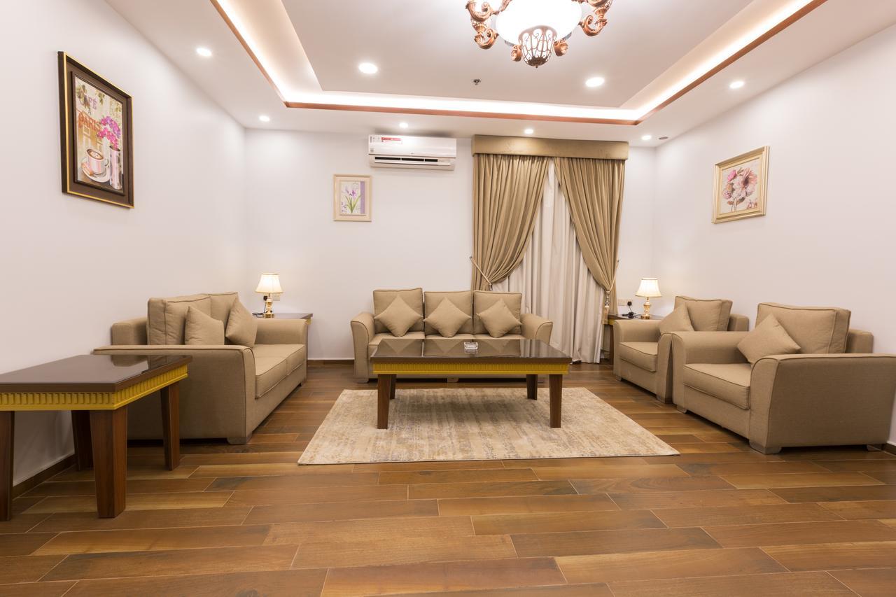 Luxury Hotel Apartments Табук Экстерьер фото