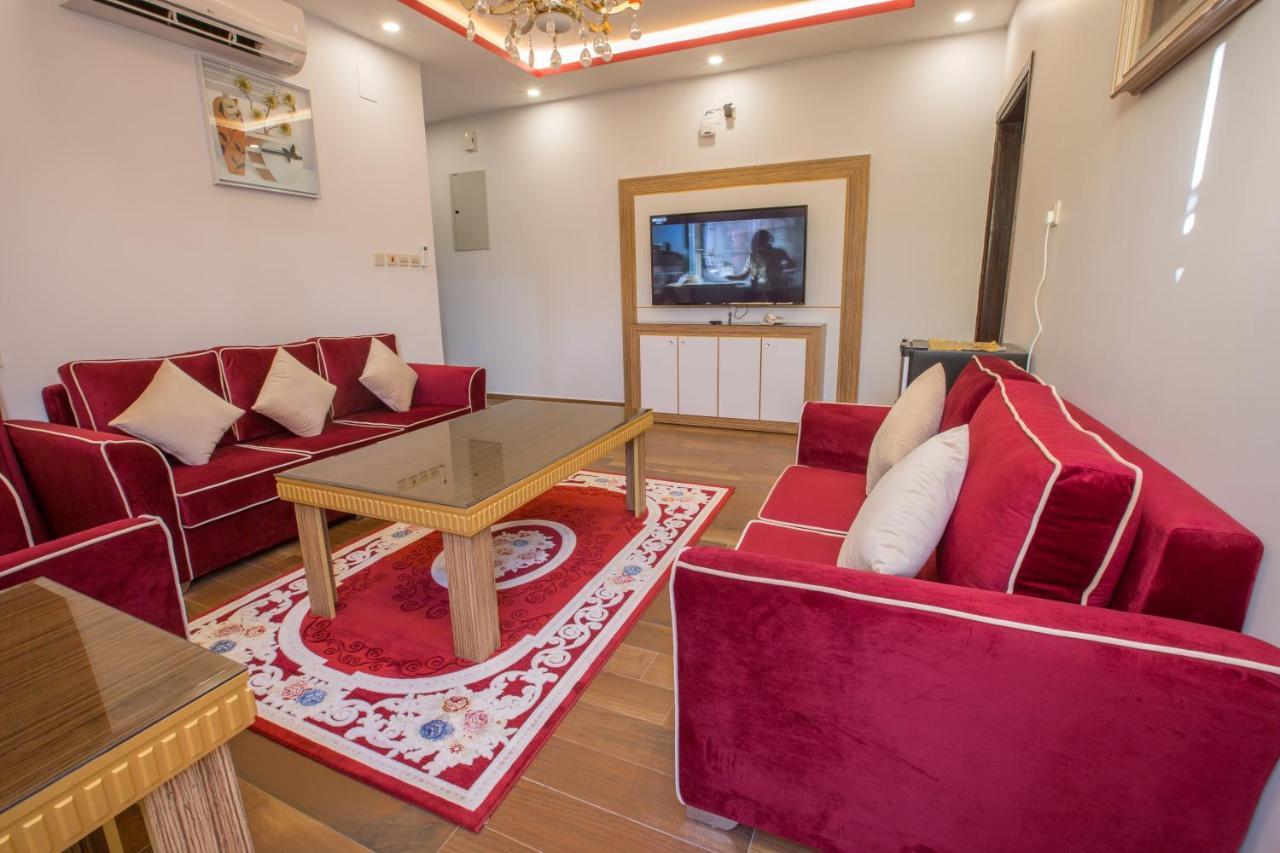Luxury Hotel Apartments Табук Экстерьер фото
