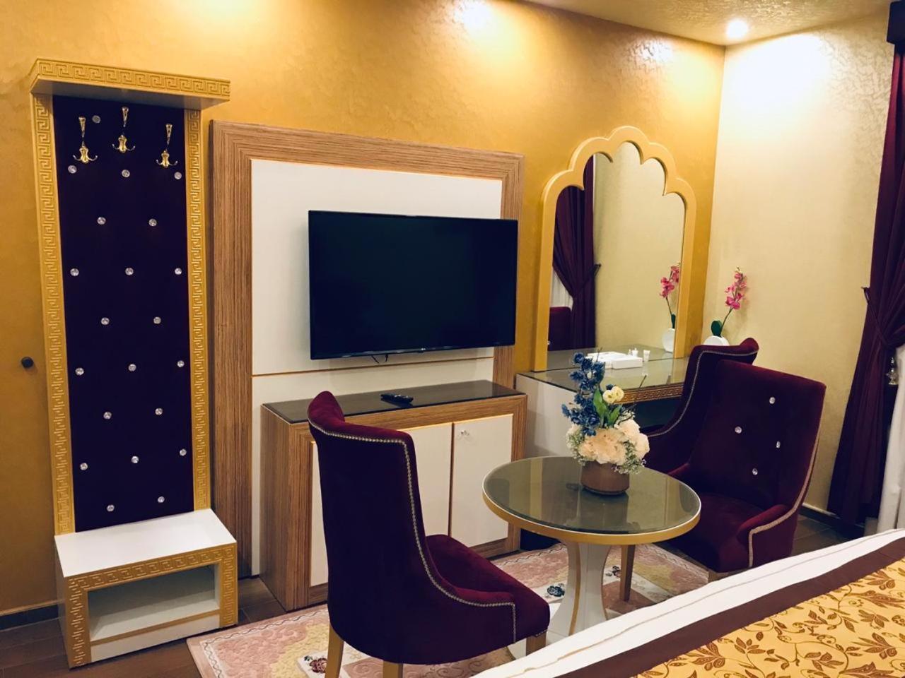 Luxury Hotel Apartments Табук Экстерьер фото