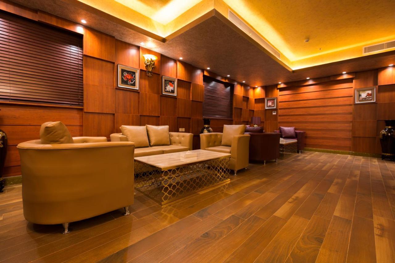 Luxury Hotel Apartments Табук Экстерьер фото